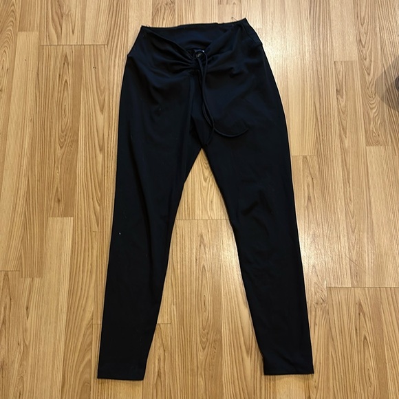 PINK ACTIVE FRONT SINCH LEGGINGS - Picture 1 of 5